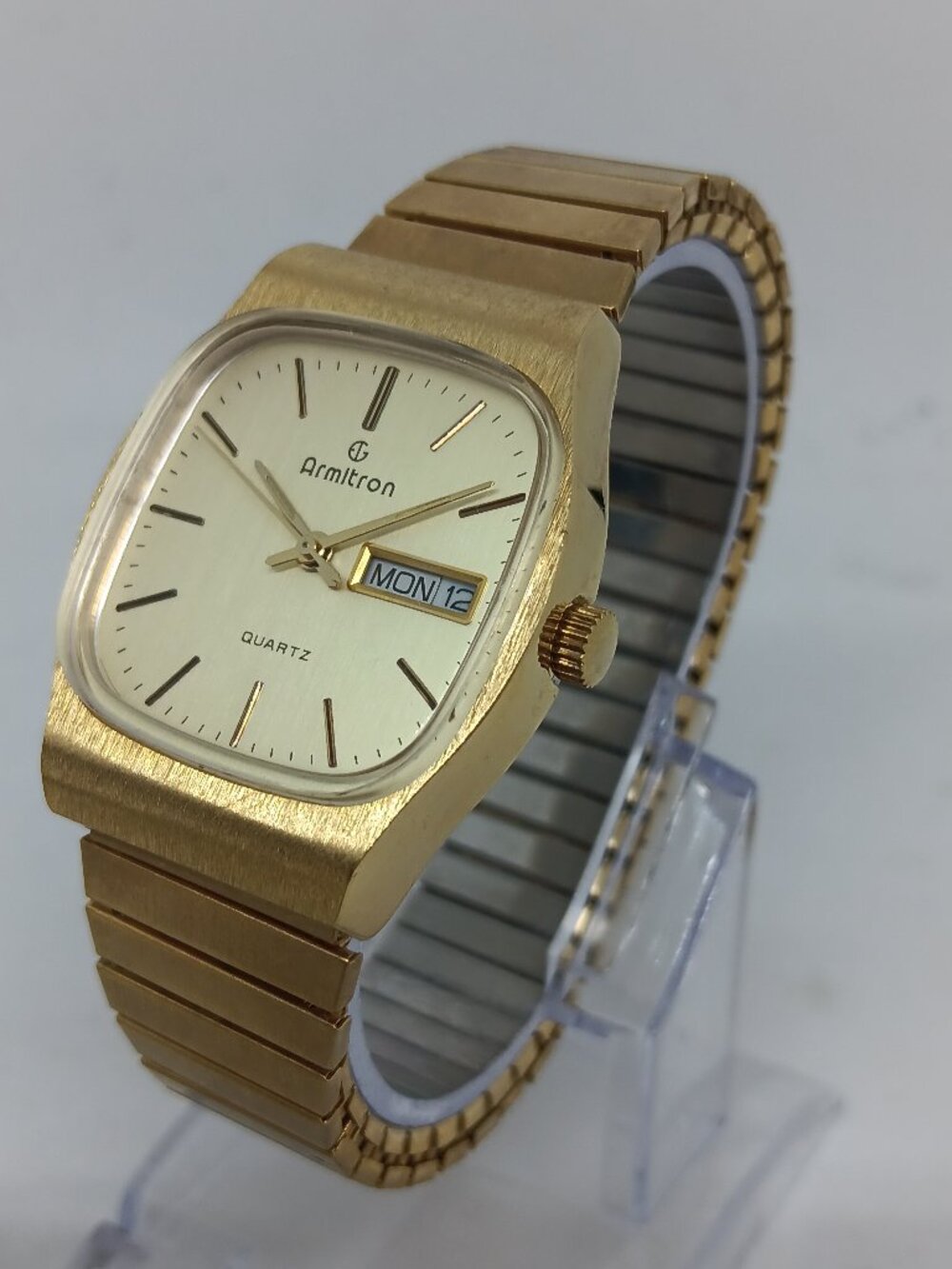 VINTAGE 1990s Armitron 20/3066-7 Men's 32x38mm Gold Tone Day/Date Watch NEW BATT